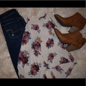 American Eagle floral top